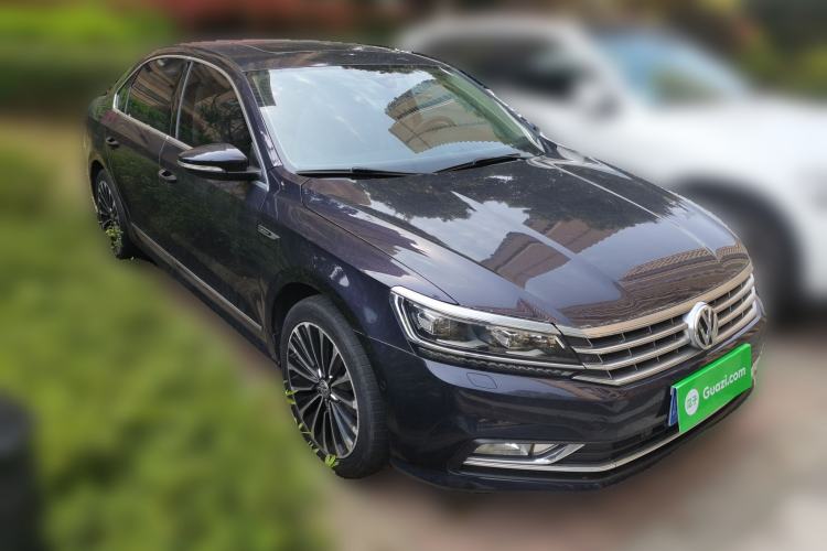 Used Volkswagen Passat 2016 380TSI DSG Ultimate Edition Front Right 45 Deg