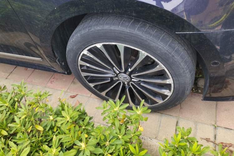 Used Volkswagen Passat 2016 380TSI DSG Ultimate Edition Right Front Wheel Hub