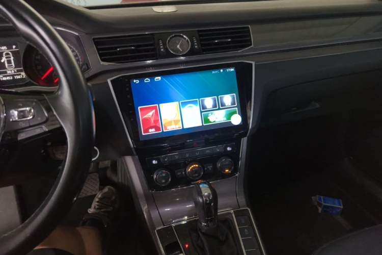 Used Volkswagen Passat 2016 330TSI DSG Luxury Edition Audio And AC Panel