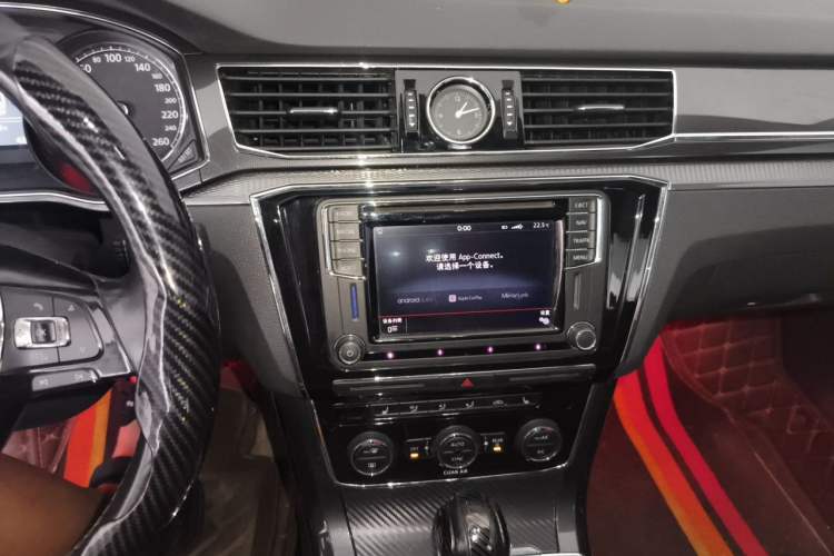 Used Volkswagen Passat 2016 330TSI DSG Prestige Edition Audio And AC Panel
