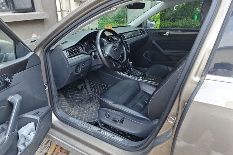 Used Volkswagen Passat 2016 330TSI DSG Prestige Edition Driver Seat