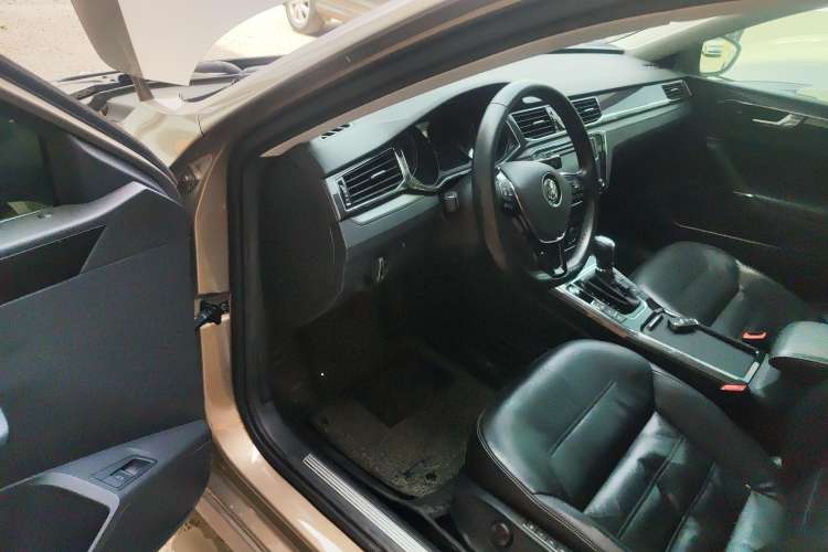 Used Volkswagen Passat 2016 330TSI DSG Prestige Edition Driver Seat