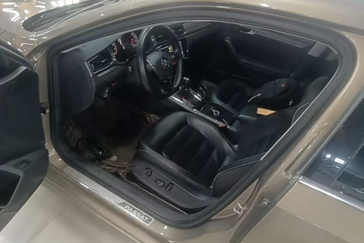 Used Volkswagen Passat 2016 280TSI DSG Prestige Edition Driver Seat