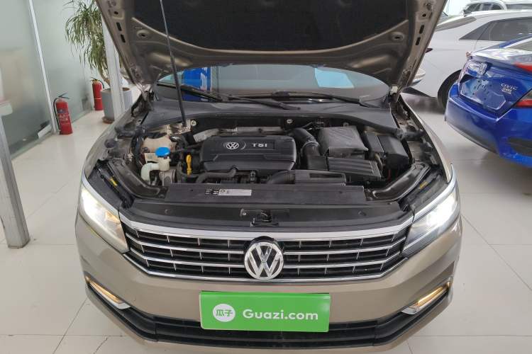 Used Volkswagen Passat 2016 330TSI DSG Luxury Edition Engine Bay