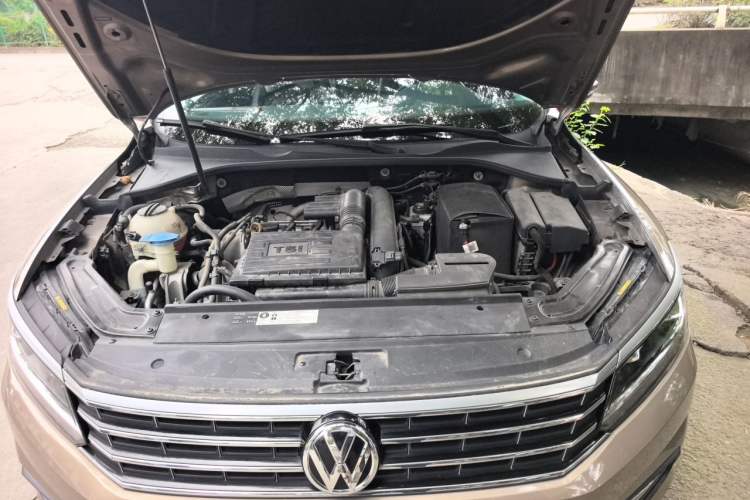 Used Volkswagen Passat 2016 280TSI DSG Prestige Edition Engine Bay