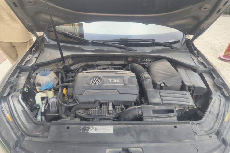 Used Volkswagen Passat 2016 330TSI DSG Luxury Edition Engine Bay