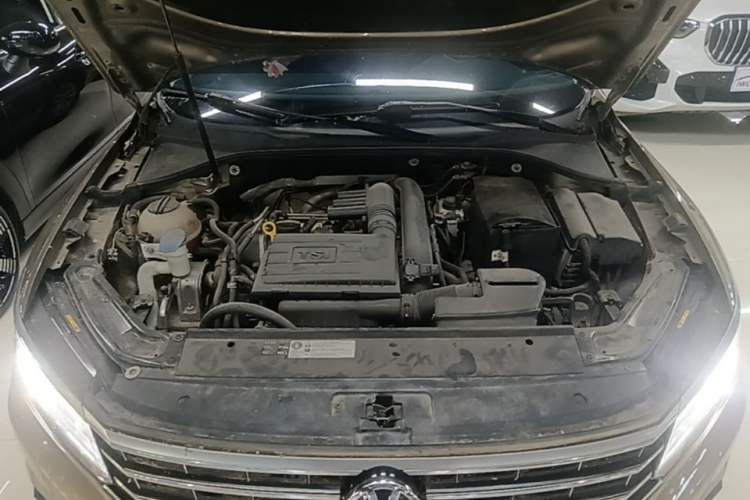 Used Volkswagen Passat 2016 280TSI DSG Prestige Edition Engine Bay
