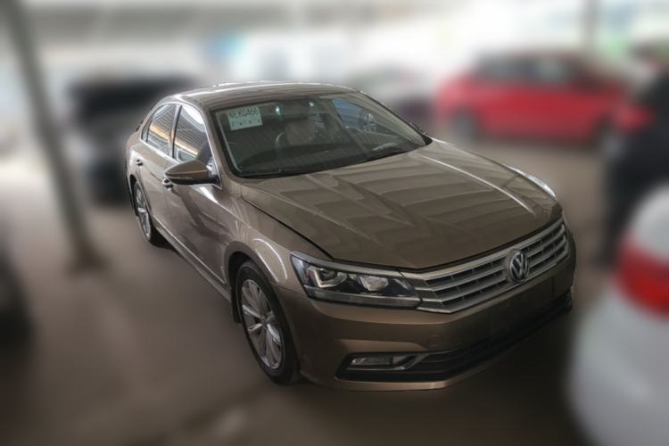 Used Volkswagen Passat 2016 330TSI DSG Luxury Edition Front Right 45 Deg