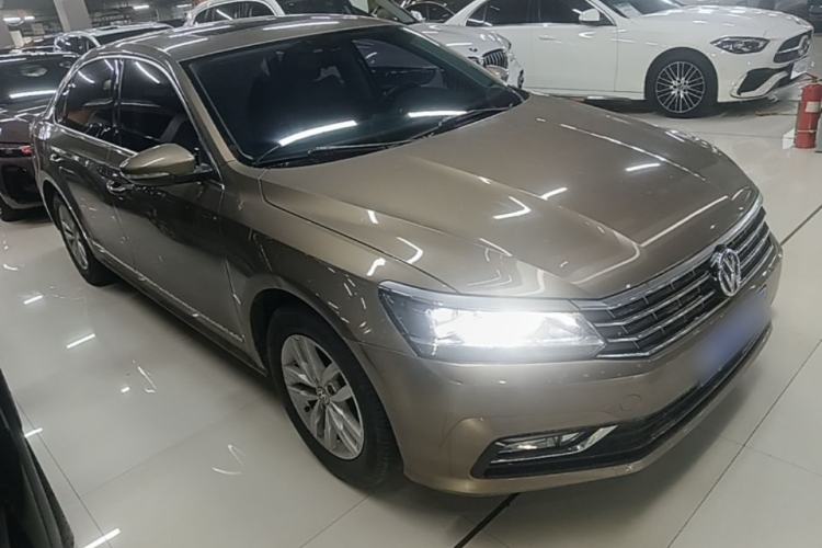 Used Volkswagen Passat 2016 280TSI DSG Prestige Edition Front Right 45 Deg