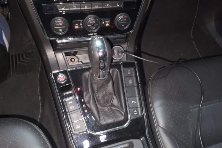 Used Volkswagen Passat 2016 330TSI DSG Prestige Edition Gear Lever