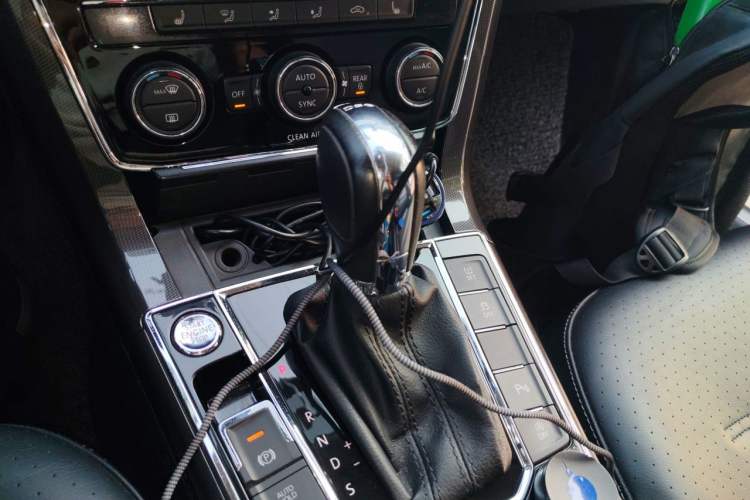 Used Volkswagen Passat 2016 380TSI DSG Prestige Edition Gear Lever