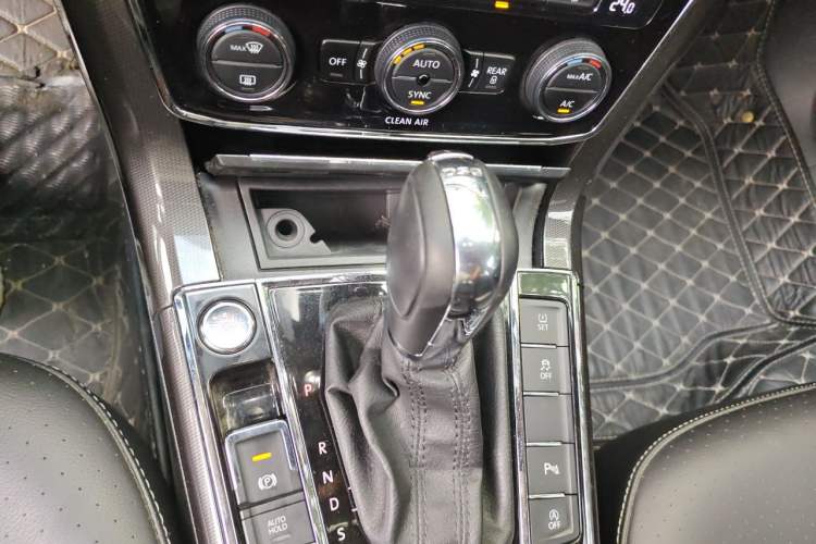 Used Volkswagen Passat 2016 330TSI DSG Prestige Edition Gear Lever