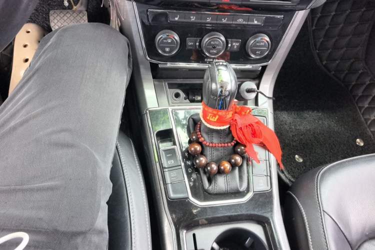 Used Volkswagen Passat 2016 280TSI DSG Prestige Edition Gear Lever