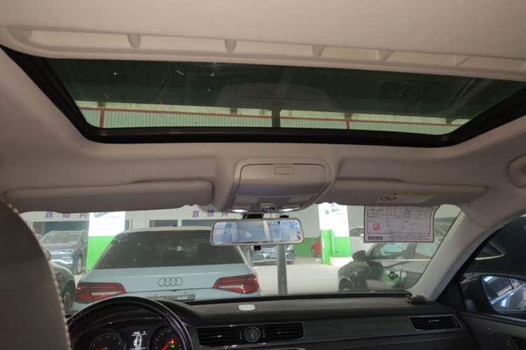 Used Volkswagen Passat 2016 330TSI DSG Luxury Edition Headliner