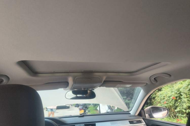 Used Volkswagen Passat 2016 330TSI DSG Luxury Edition Headliner