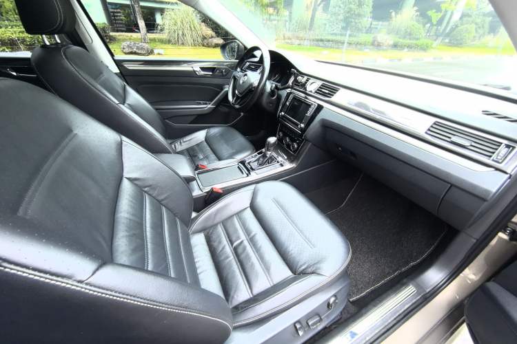 Used Volkswagen Passat 2016 330TSI DSG Prestige Edition Interior 1