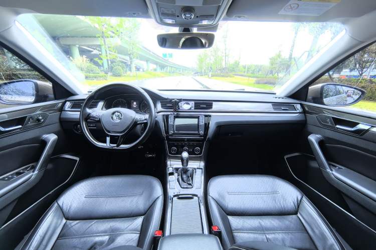 Used Volkswagen Passat 2016 330TSI DSG Prestige Edition Interior 4