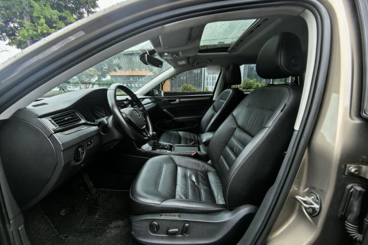 Used Volkswagen Passat 2016 330TSI DSG Prestige Edition Interior 6