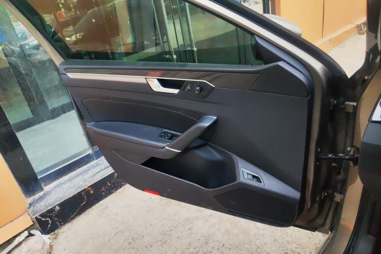 Used Volkswagen Passat 2016 330TSI DSG Prestige Edition Left Front Door Interior