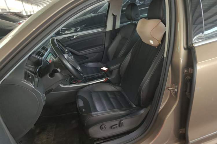 Used Volkswagen Passat 2016 330TSI DSG Luxury Edition Left Front Seat