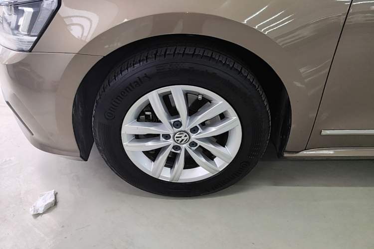 Used Volkswagen Passat 2016 330TSI DSG Luxury Edition Left Front Wheel Hub