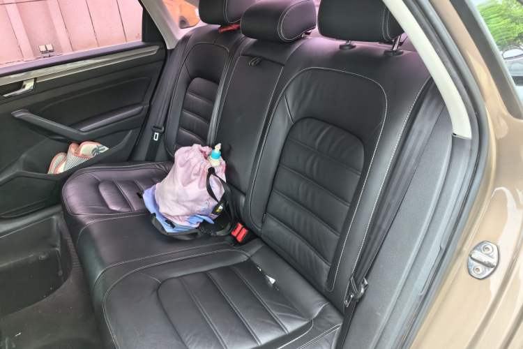 Used Volkswagen Passat 2016 280TSI DSG Prestige Edition Left Rear Seat