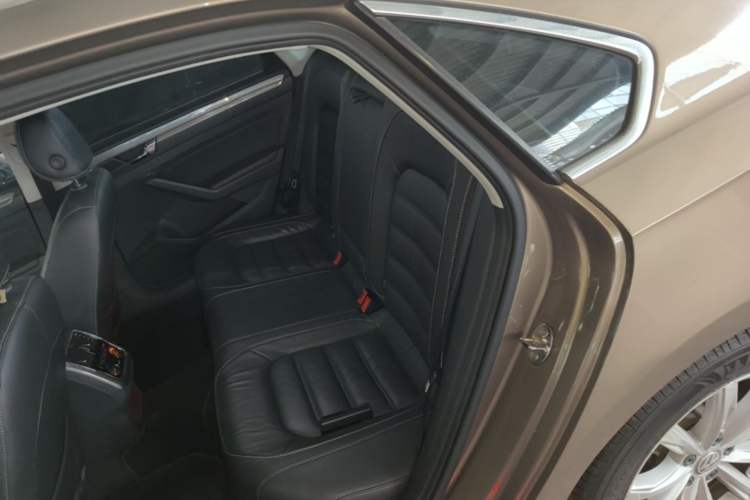 Used Volkswagen Passat 2016 330TSI DSG Luxury Edition Left Rear Seat