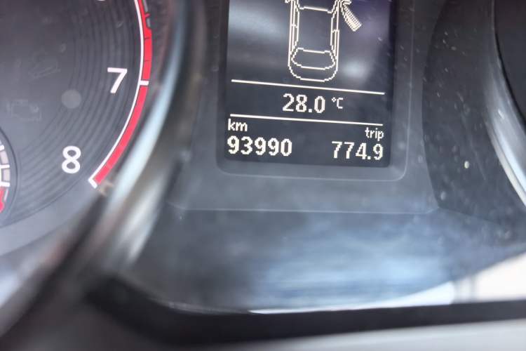Used Volkswagen Passat 2016 280TSI DSG Prestige Edition Odometer Close Up