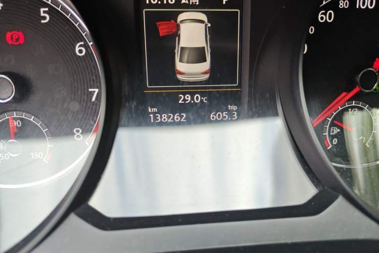 Used Volkswagen Passat 2016 330TSI DSG Prestige Edition Odometer Close Up