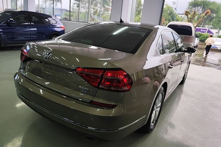Used Volkswagen Passat 2016 330TSI DSG Luxury Edition Rear Right 45 Deg