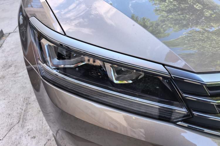 Used Volkswagen Passat 2016 280TSI DSG Prestige Edition Right Front Headlight