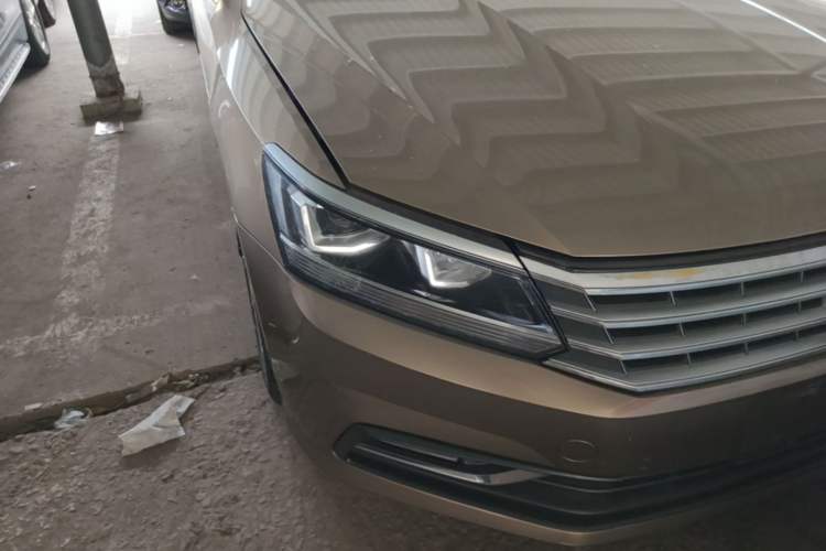 Used Volkswagen Passat 2016 330TSI DSG Luxury Edition Right Front Headlight