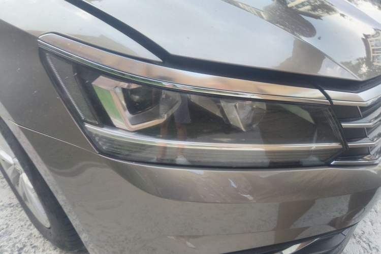 Used Volkswagen Passat 2016 330TSI DSG Luxury Edition Right Front Headlight