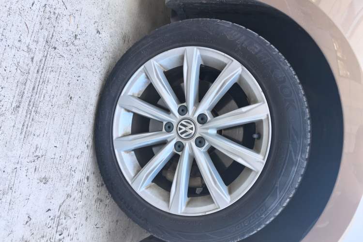 Used Volkswagen Passat 2016 280TSI DSG Prestige Edition Right Front Wheel Hub