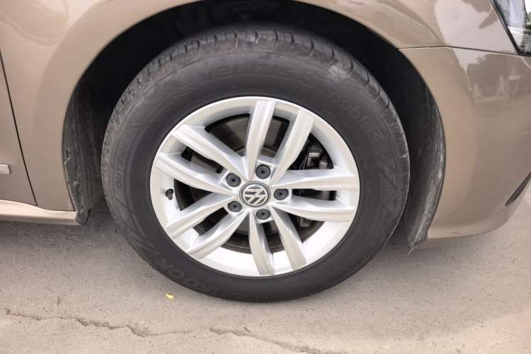 Used Volkswagen Passat 2016 280TSI DSG Prestige Edition Right Front Wheel Hub