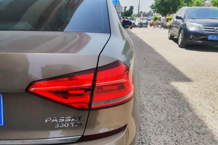 Used Volkswagen Passat 2016 330TSI DSG Prestige Edition Right Rear Taillight
