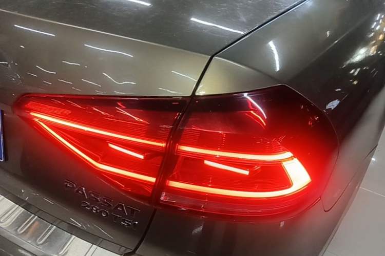 Used Volkswagen Passat 2016 280TSI DSG Prestige Edition Right Rear Taillight