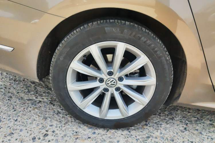 Used Volkswagen Passat 2016 330TSI DSG Prestige Edition Right Rear Wheel Hub
