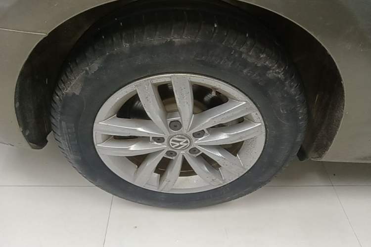 Used Volkswagen Passat 2016 280TSI DSG Prestige Edition Right Rear Wheel Hub
