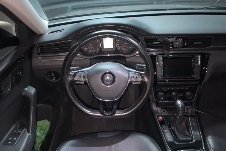 Used Volkswagen Passat 2016 330TSI DSG Prestige Edition Steering Wheel