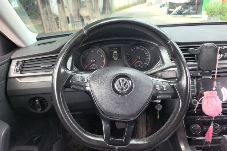 Used Volkswagen Passat 2016 280TSI DSG Prestige Edition Steering Wheel