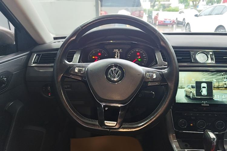 Used Volkswagen Passat 2016 330TSI DSG Luxury Edition Steering Wheel