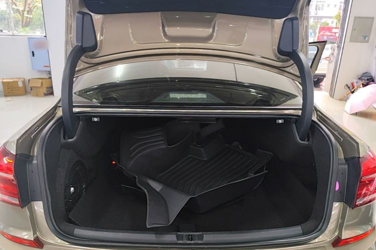 Used Volkswagen Passat 2016 330TSI DSG Luxury Edition Trunk