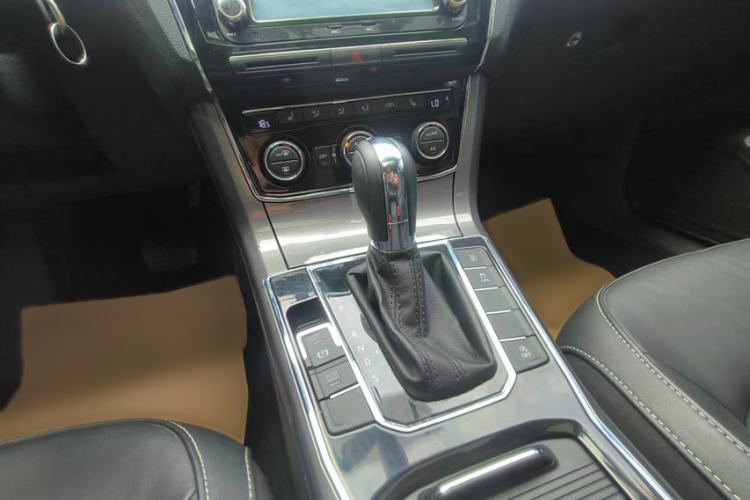 Used Volkswagen Passat 2016 280TSI DSG Prestige Edition Audio And AC Panel