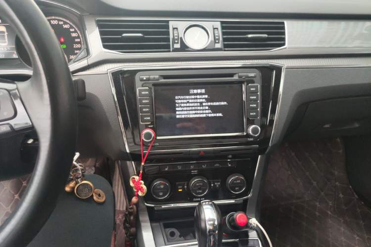 Used Volkswagen Passat 2016 330TSI DSG Luxury Edition Audio And AC Panel