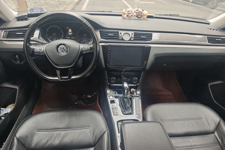 Used Volkswagen Passat 2016 330TSI DSG Prestige Edition Center Console