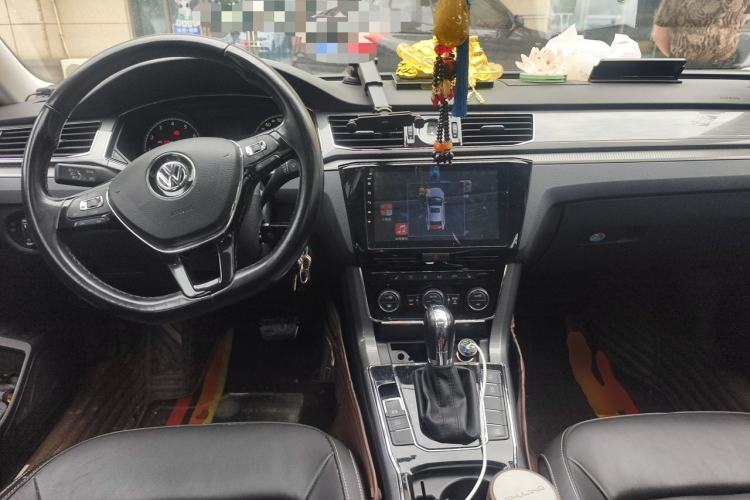 Used Volkswagen Passat 2016 280TSI DSG Prestige Edition Center Console