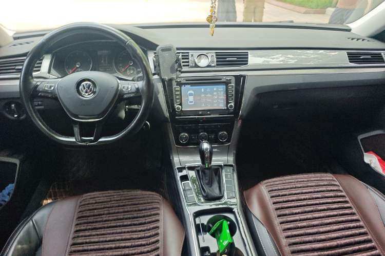 Used Volkswagen Passat 2016 280TSI DSG Prestige Edition Center Console