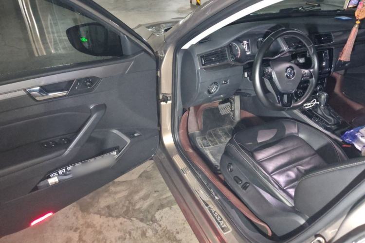 Used Volkswagen Passat 2016 330TSI DSG Luxury Edition Driver Seat