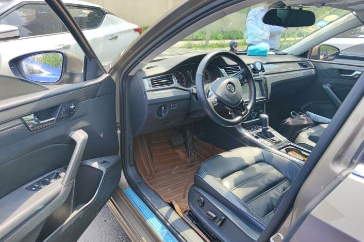 Used Volkswagen Passat 2016 330TSI DSG Luxury Edition Driver Seat